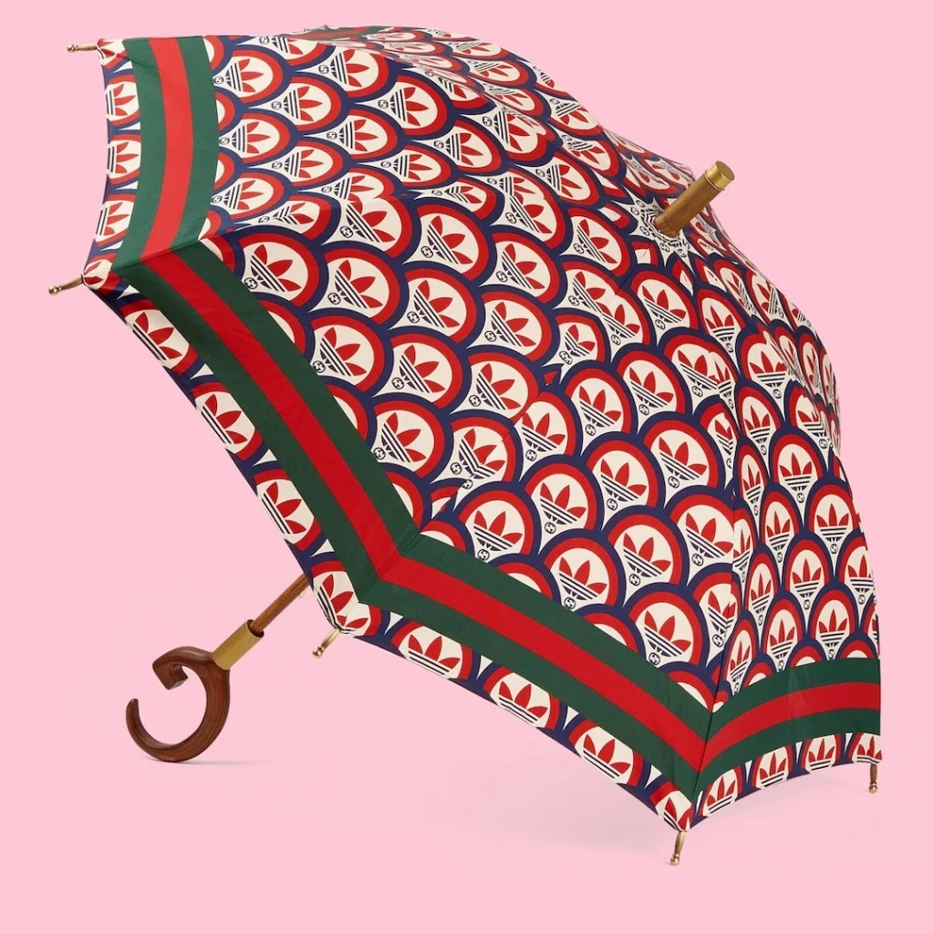 Gucci и Adidas создали  промокающий зонт