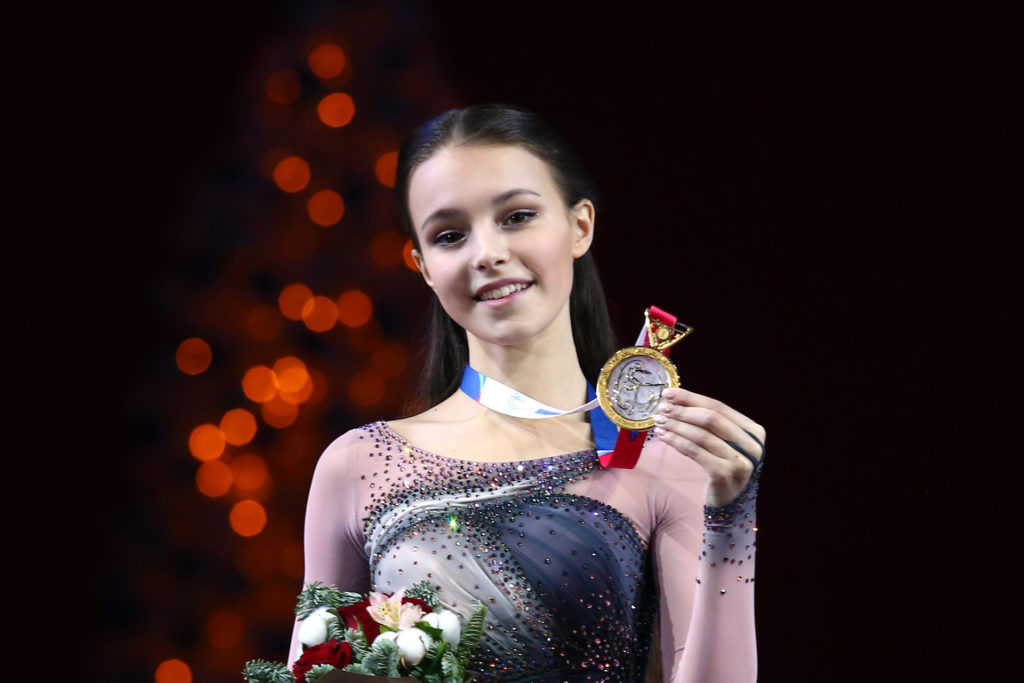 Олимпийская чемпионка Анна Щербакова опровергла роман с футболистом Шнапцевым