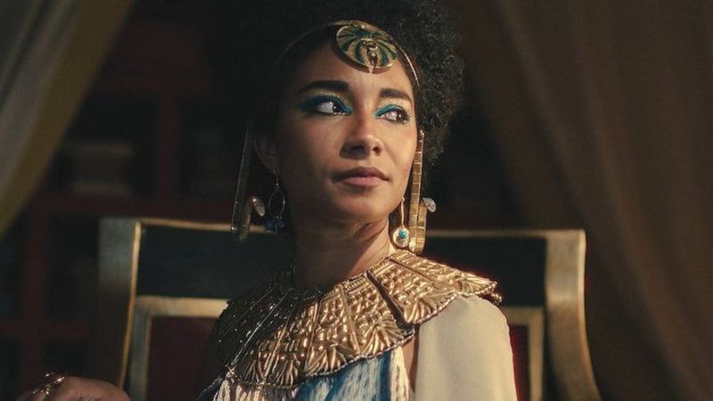 Власти Египта осудили Netflix из-за выбора темнокожей актрисы на роль Клеопатры
