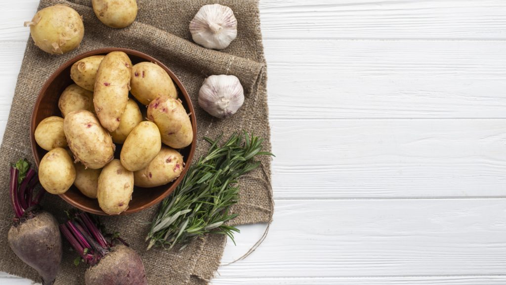 Гинеколог Баджекал посоветовала худеющим есть картофель с кожурой