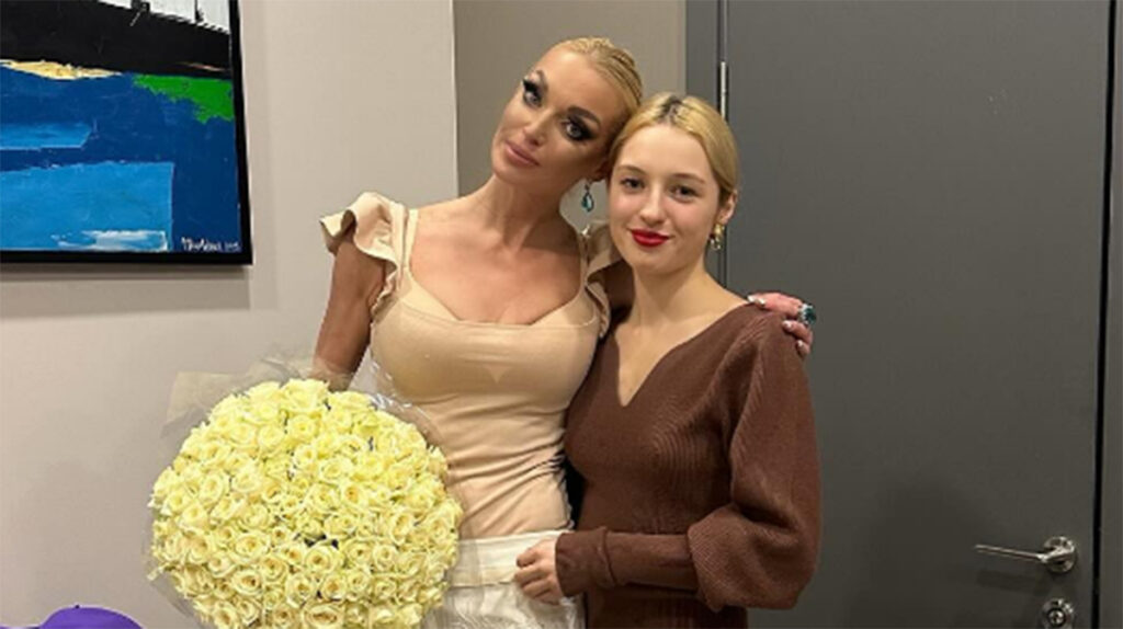 Балерина Анастасия Волочкова помирилась со своей дочерью Ариадной