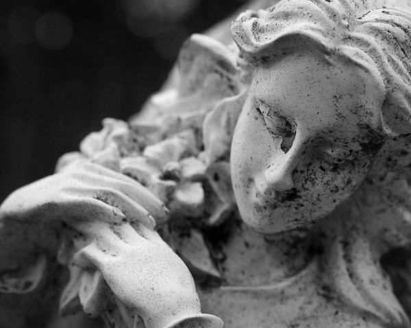 Ansa: Ищущие удачи в любви туристы продырявили грудь статуи Джульетты в Вероне