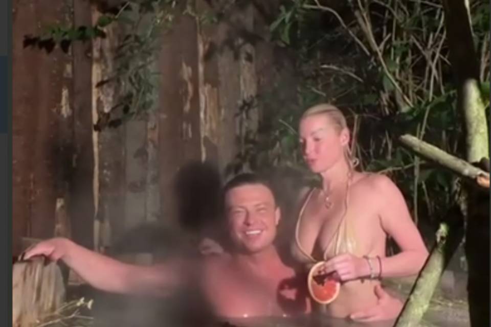 Прохор Шаляпин показал видео из бани с Анастасией Волочковой