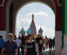 Росстат: в августе РФ посетило максимальное за два года количество иностранцев