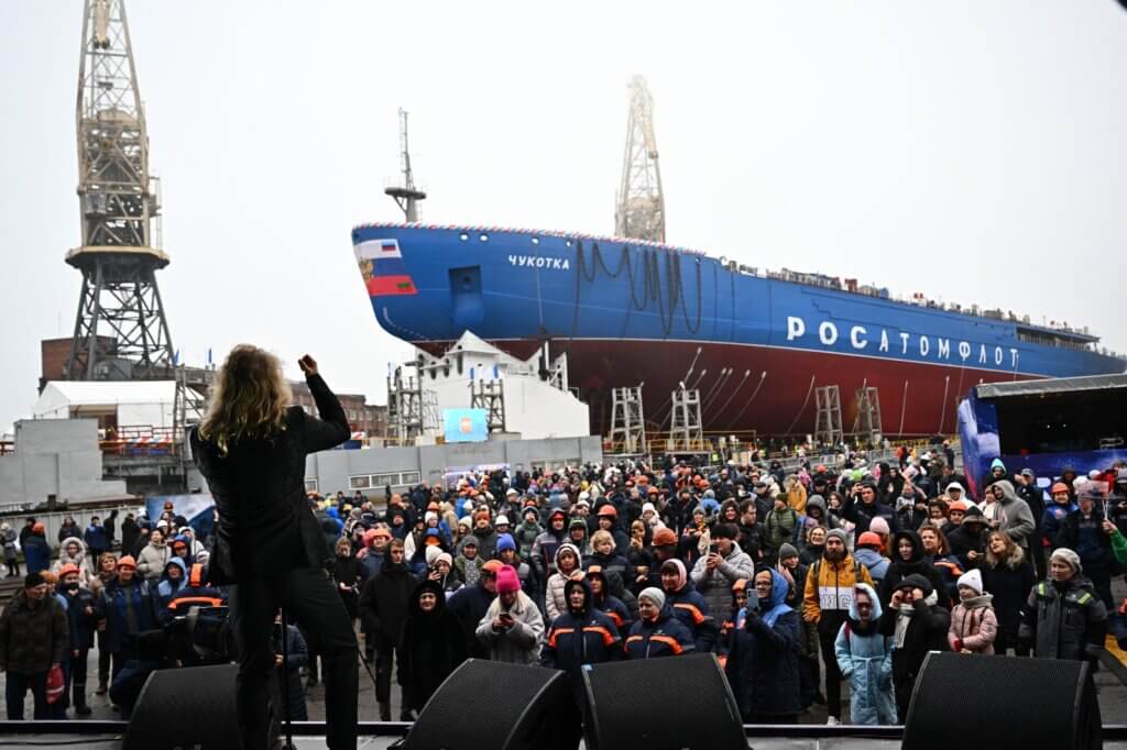 «Русская Медиагруппа» устроила концерт в честь спуска на воду атомного ледокола «Чукотка»